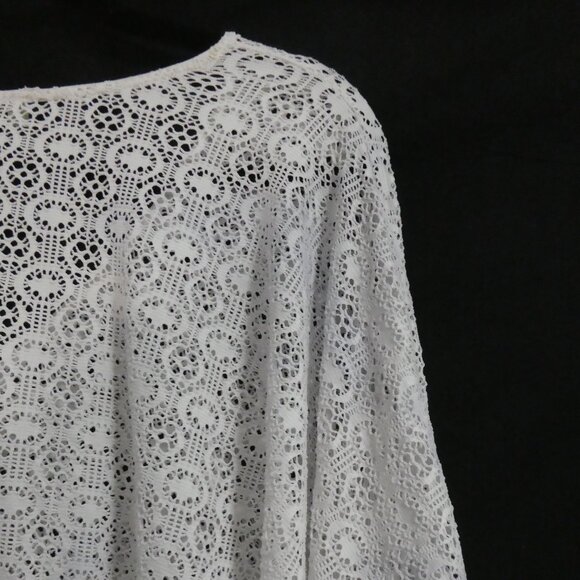 PAPAYA | medium | Elegant White Lace V-Neck Textured Poncho Blouse - Picture 12 of 16